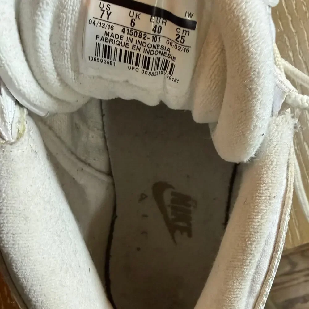Nike‎ Air More Uptempo White Gum Bottom GS Basketball Shoes 415082-101 Size 7Y